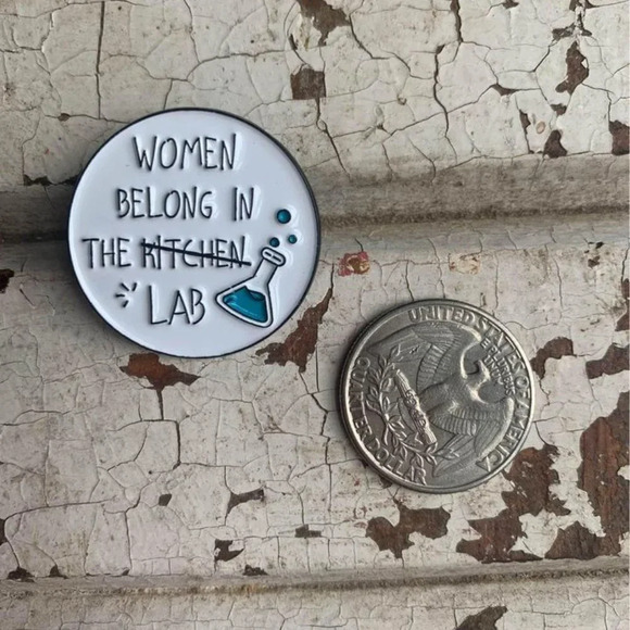 New "Women Belong in the Lab" feminist enamel pin - Picture 3 of 3